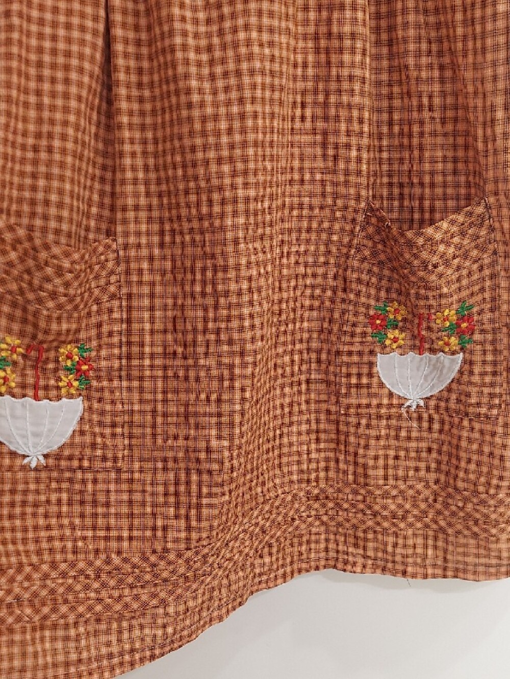 Vintage Orange Checked Pocket Dress with Embroidered Flowers - Picture 10 of 10